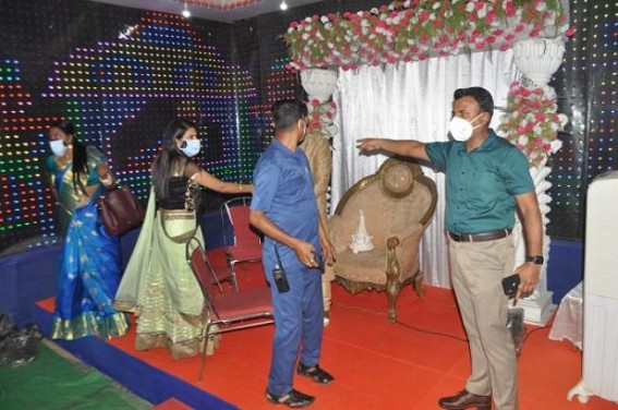 Illegal Marriage Gathering : DM West accused Cops for taking Bribes for allowing Violations after his Sudden Raid in Illegal Marriage Function while returning from GB COVID Centre Illegal Marriage Gathering : DM West accused Cops for taking Bribes for allowing Violations after his Sudden Raid in Illegal Marriage Function while returning from GB COVID Centre